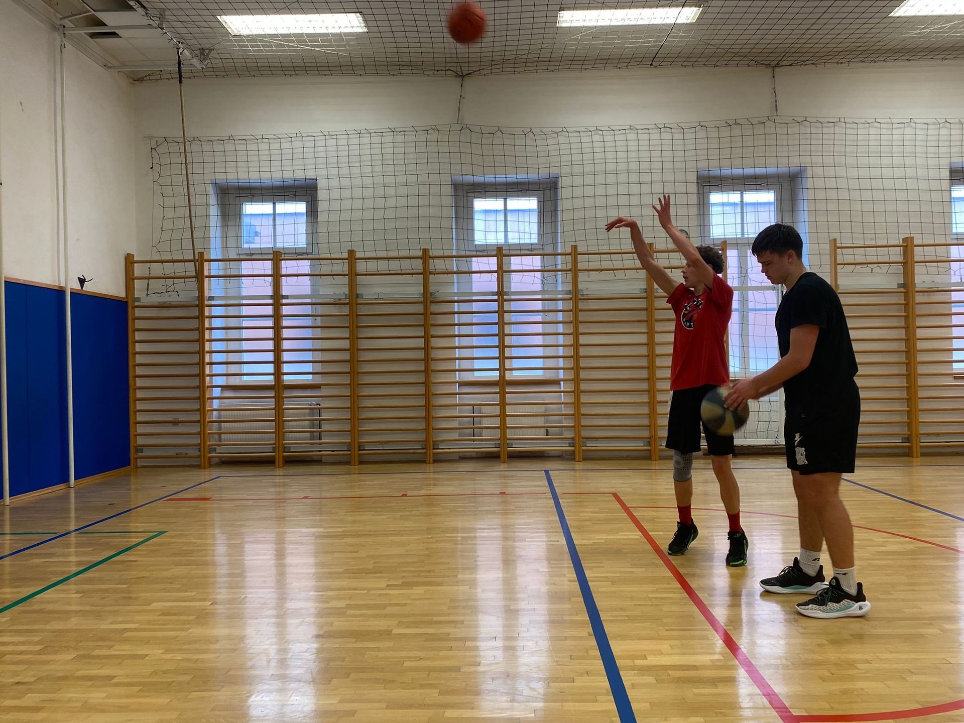 Pridruži se programu Elite Baller Blueprint in izboljšaj svojo košarkarsko igro